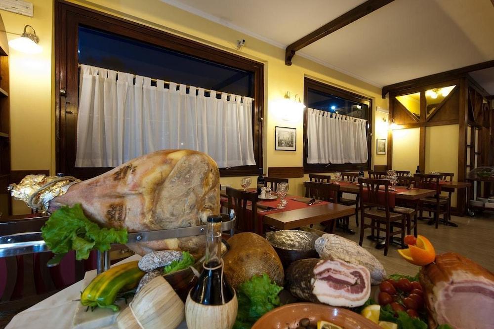 Hotel Ristorante Tre Leoni Somma Lombardo Dış mekan fotoğraf